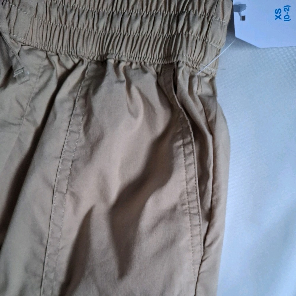 Time and Tru Women's Beige Chino Shorts Pleated Elastic Drawstring Pockets XS - Picture 8 of 8